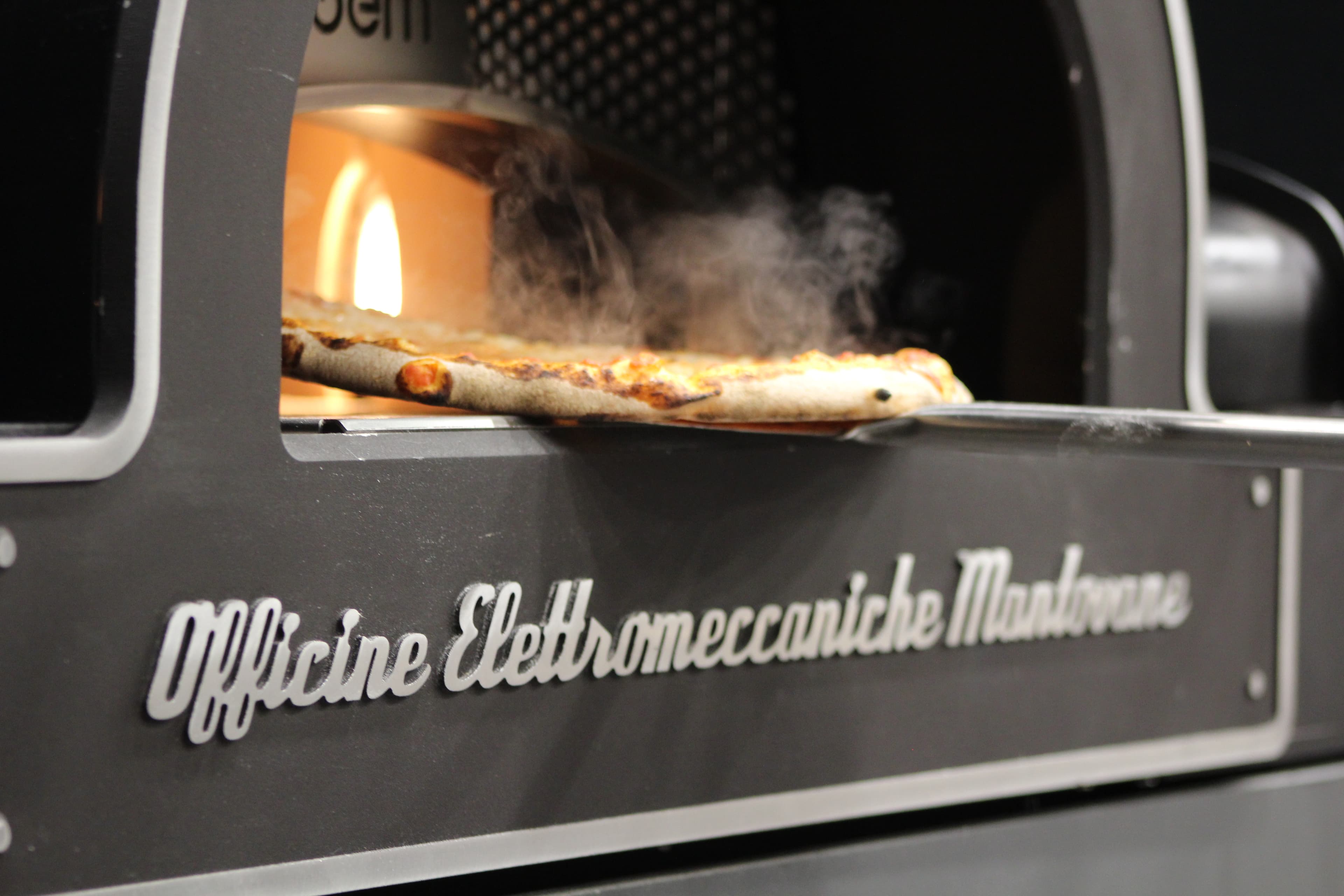 Pizza im Kuppelofen, Nahaufnahme – Pizzeria