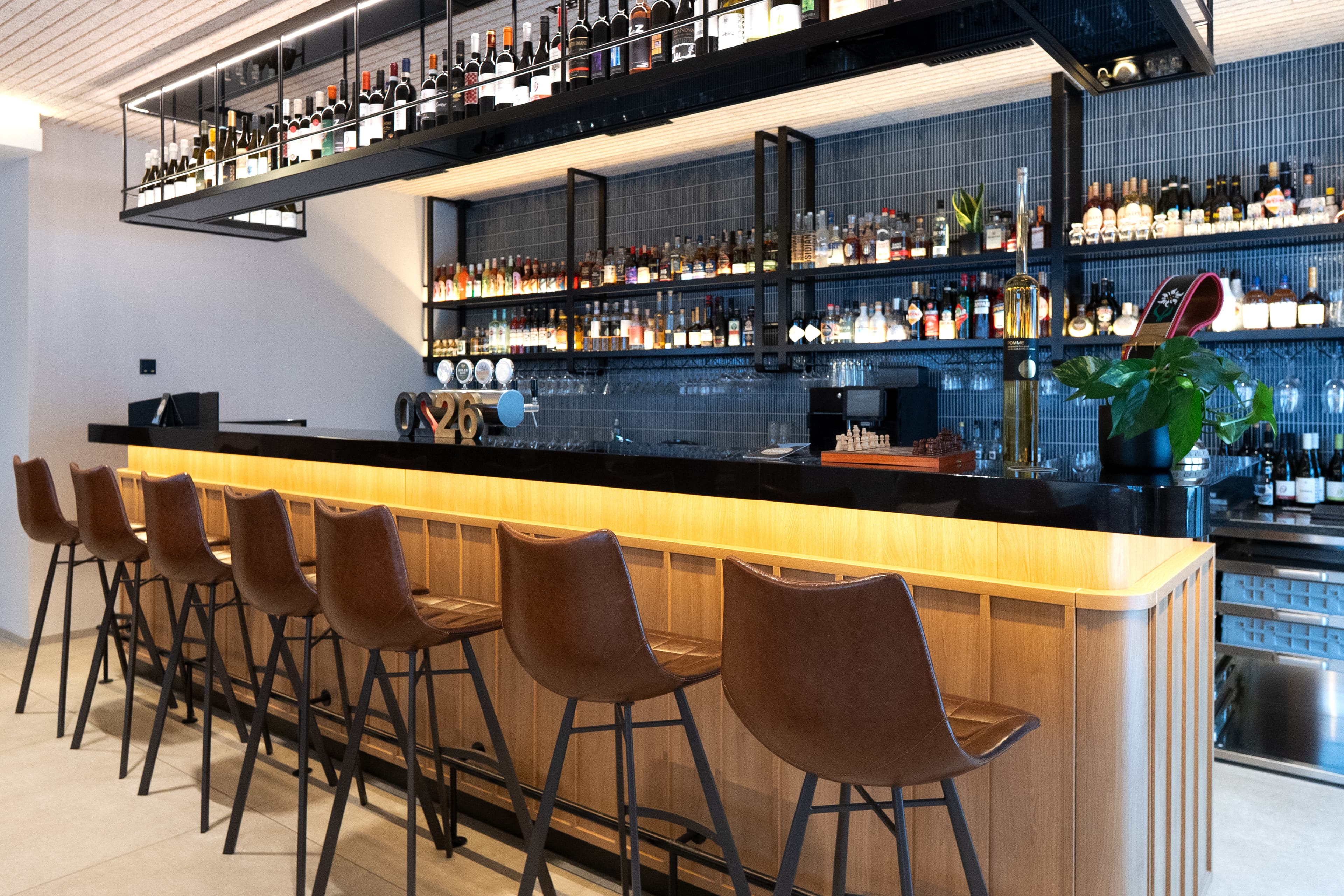 Bar-Einrichtung im Panoramahotel Braunwald – Bild 10