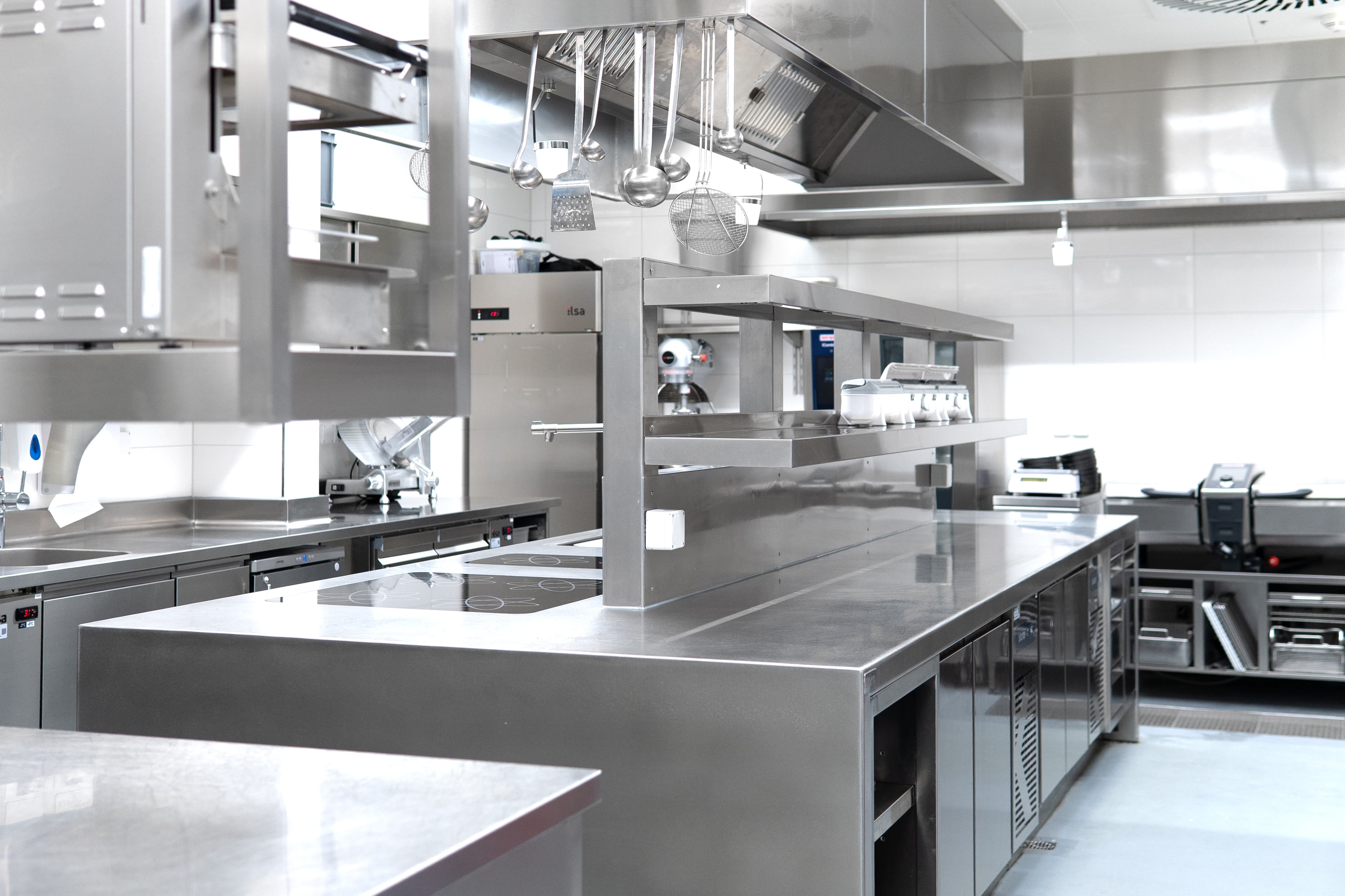 Grossküche aus Chromstahl im Panoramahotel Braunwald – Bild 21