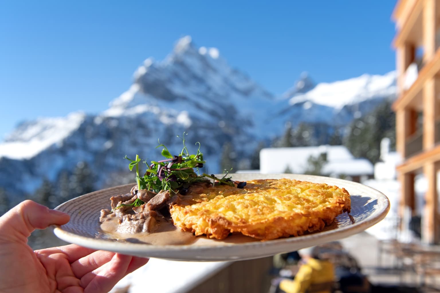 Möblierte Terrasse des Panoramahotels Braunwald – Bild 6
